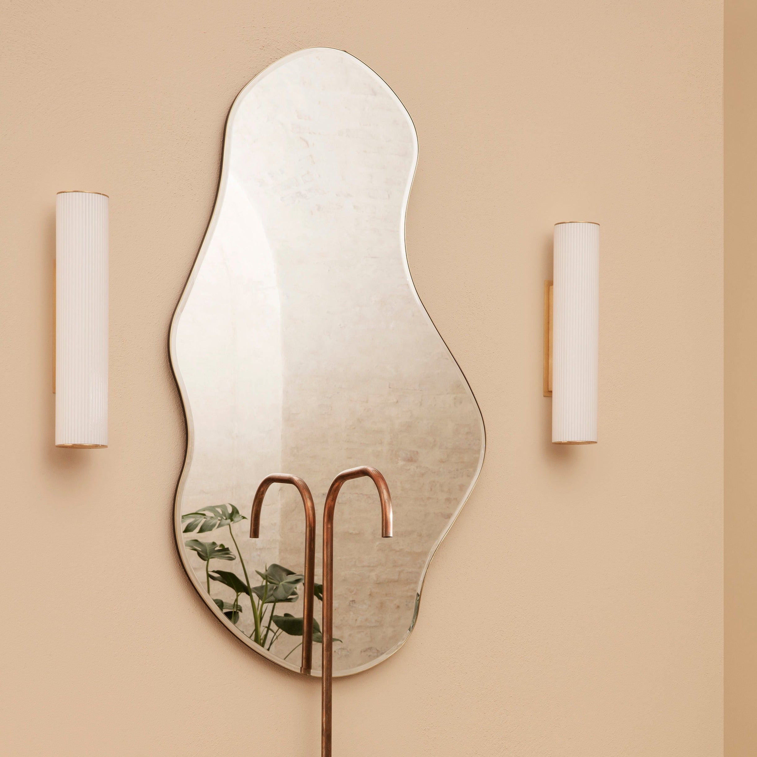 鏡 ferm LIVING Pond Mirror Large ferm LIVING Pond Mirror Dark Chrome | FUNSTY Canada